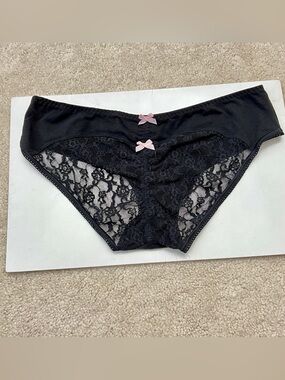 Retired Victoria’s Secret Black cotton ruched Lace back Hiphugger panties Medium